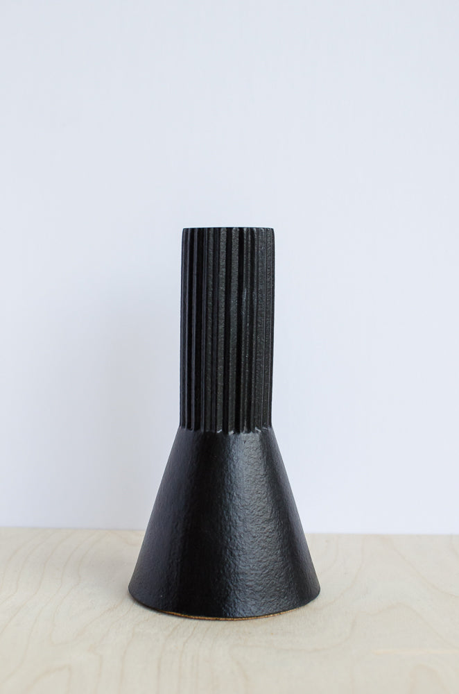 Fluted Vase - black
